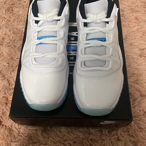 JORDAN 11 LOW